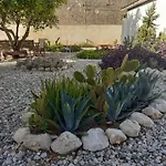 فيلة Michael's Greek House *